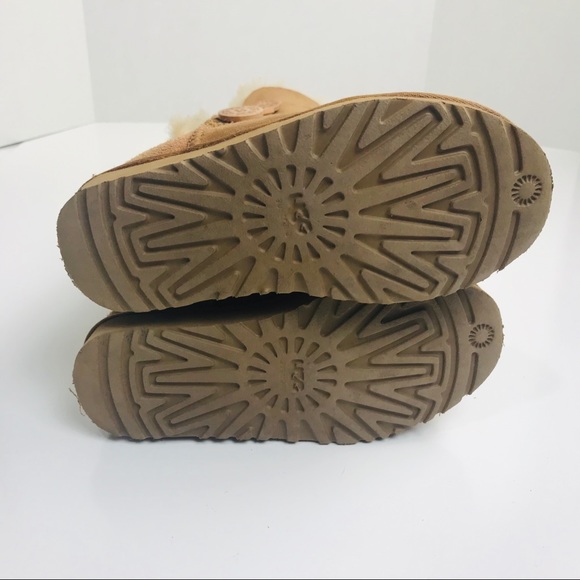 Ugg Bailey Button Triplet Boot Chestnut sz 5 EUC! - Picture 6 of 7